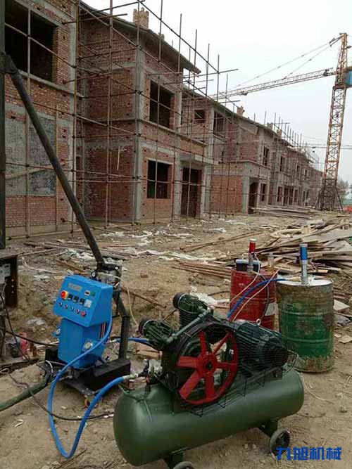 保溫聚氨酯噴涂設備(圖2) 樓房聚氨酯噴涂保溫