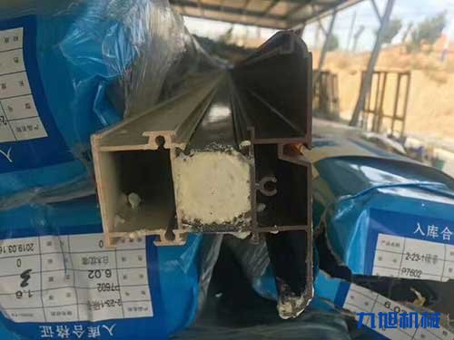 江蘇省聚氨酯發(fā)泡機(jī)斷橋鋁隔熱條填充發(fā)泡(圖3) 江蘇南通市聚氨酯發(fā)泡填充斷橋鋁隔熱條