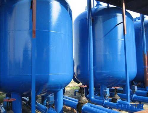 南京聚脲噴涂 為什么儲罐防腐施工用高壓噴涂機(圖2) 聚脲噴涂設備油罐內外壁防腐施工案例